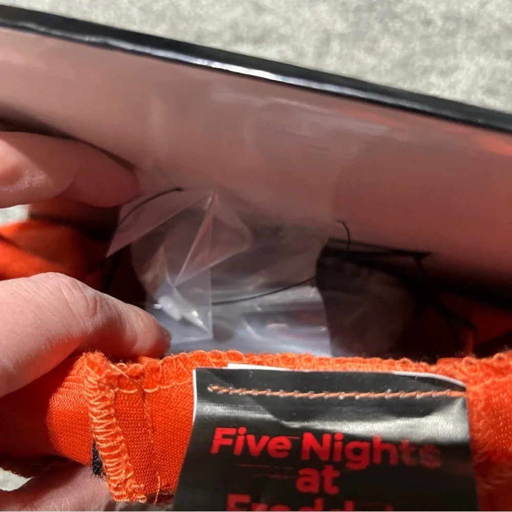 Five Nights at Freddy's Youth Foxy Costume M 8 New Complete - Picture 8 of 8